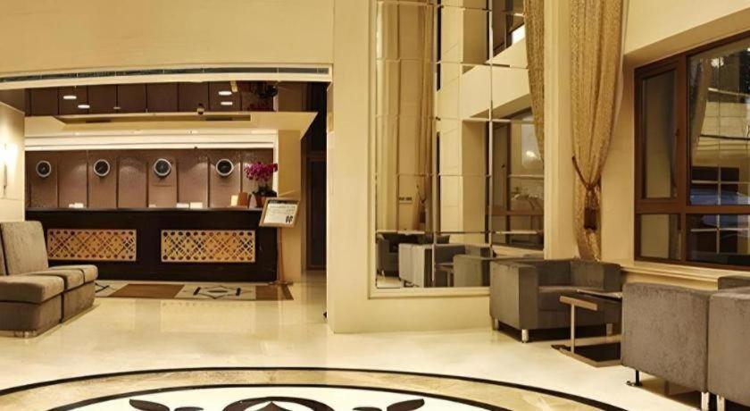 Sovereign International Hotel 5/26