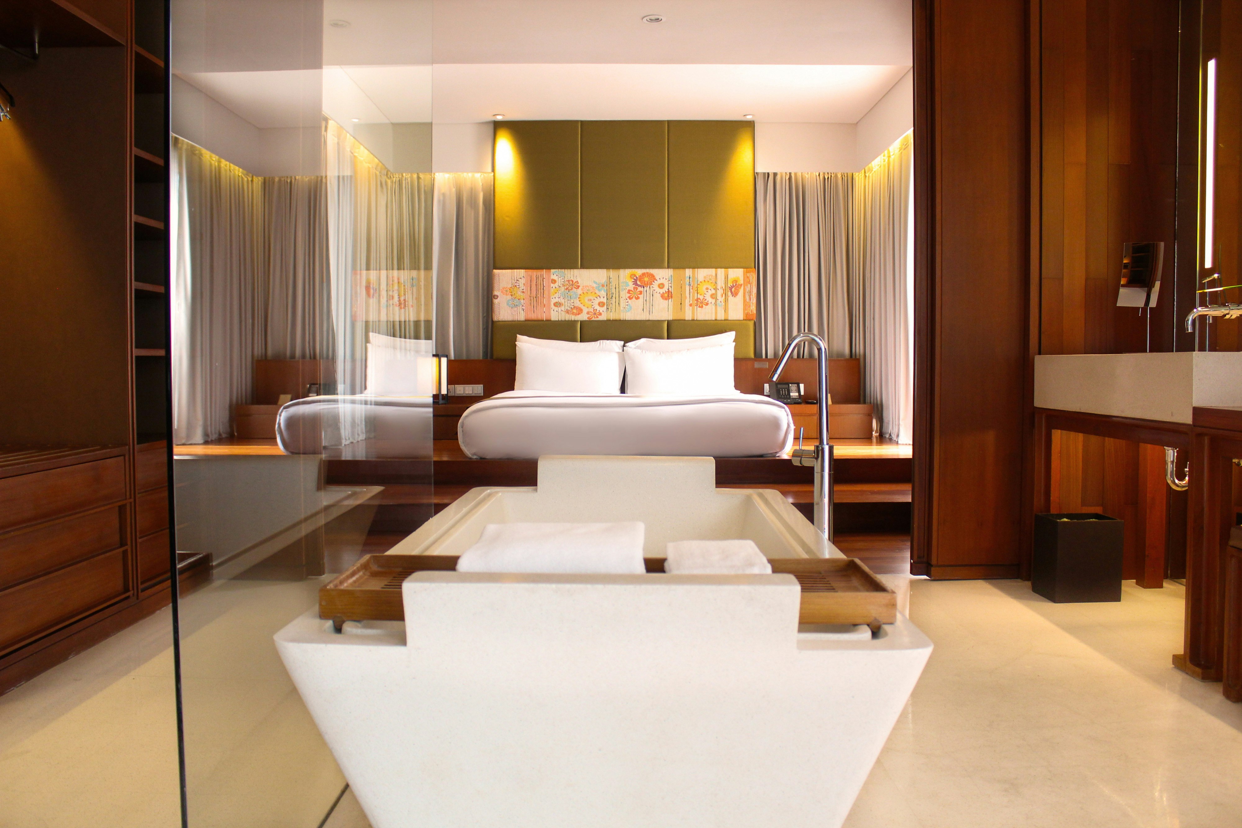 HANSAR BANGKOK 28/83