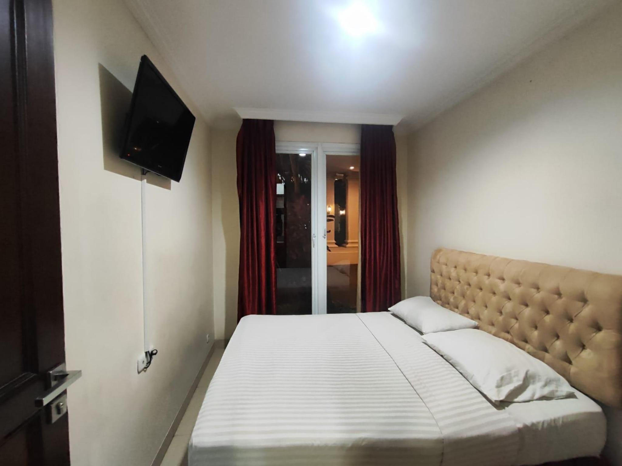 Rizen Premiere Hotel 11/28
