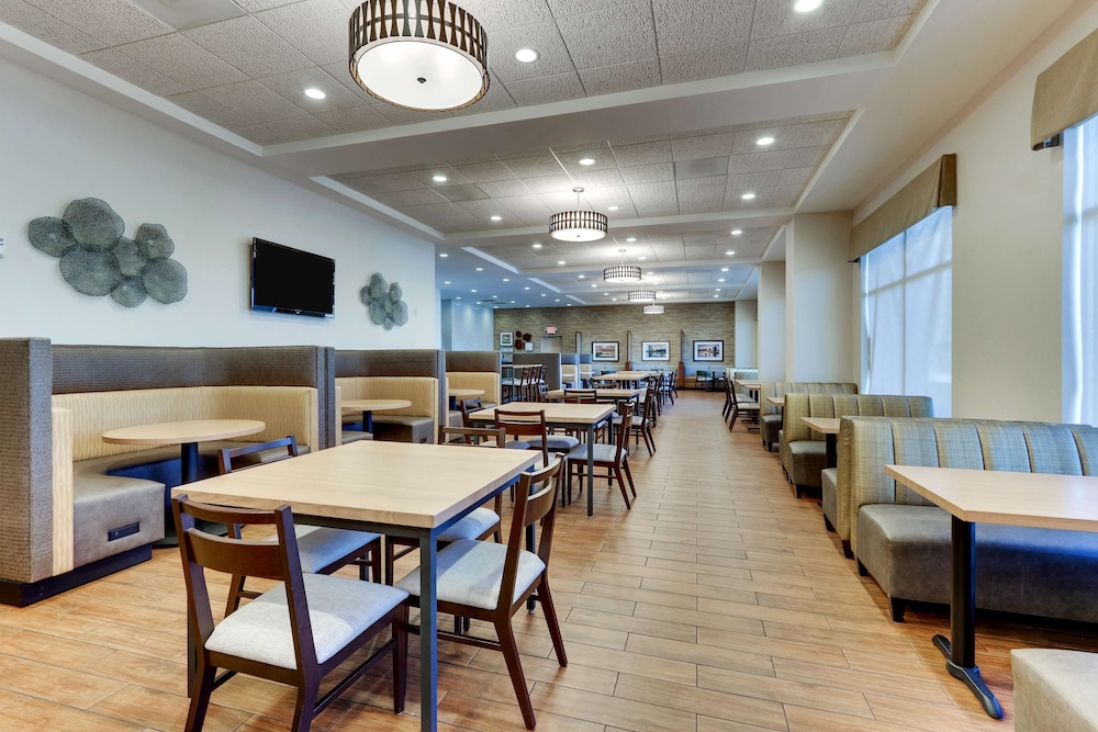 Drury Inn & Suites Orlando 51/60