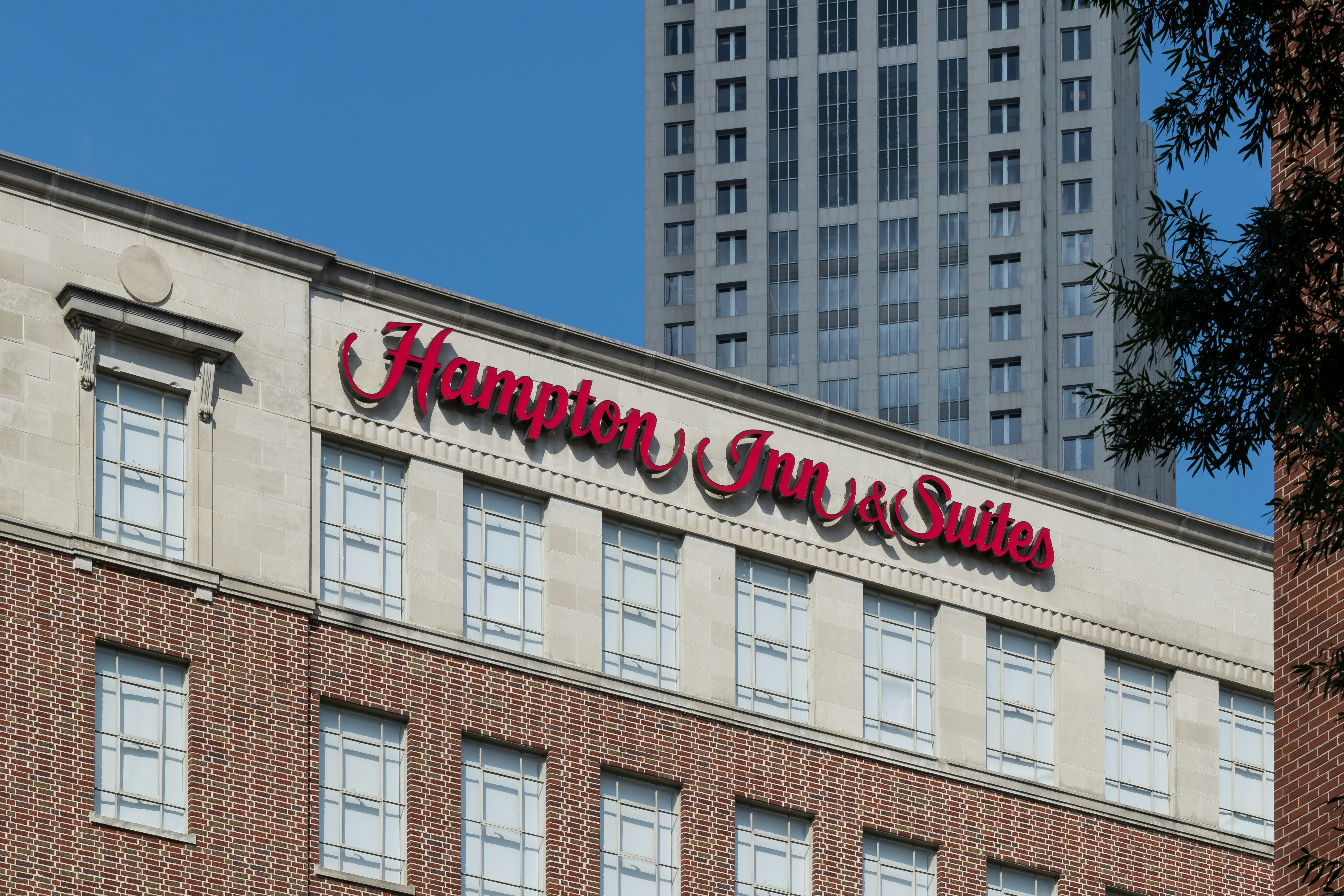 Hampton Inn and Suites Atlanta Downtown 3/56