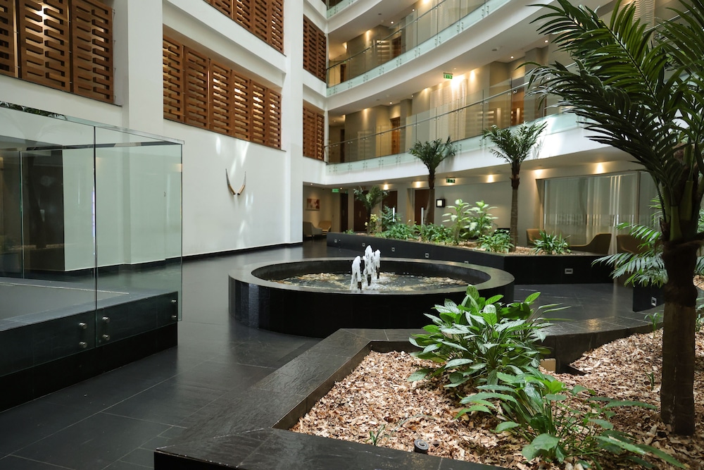 Ubumwe Grande Hotel 10/71