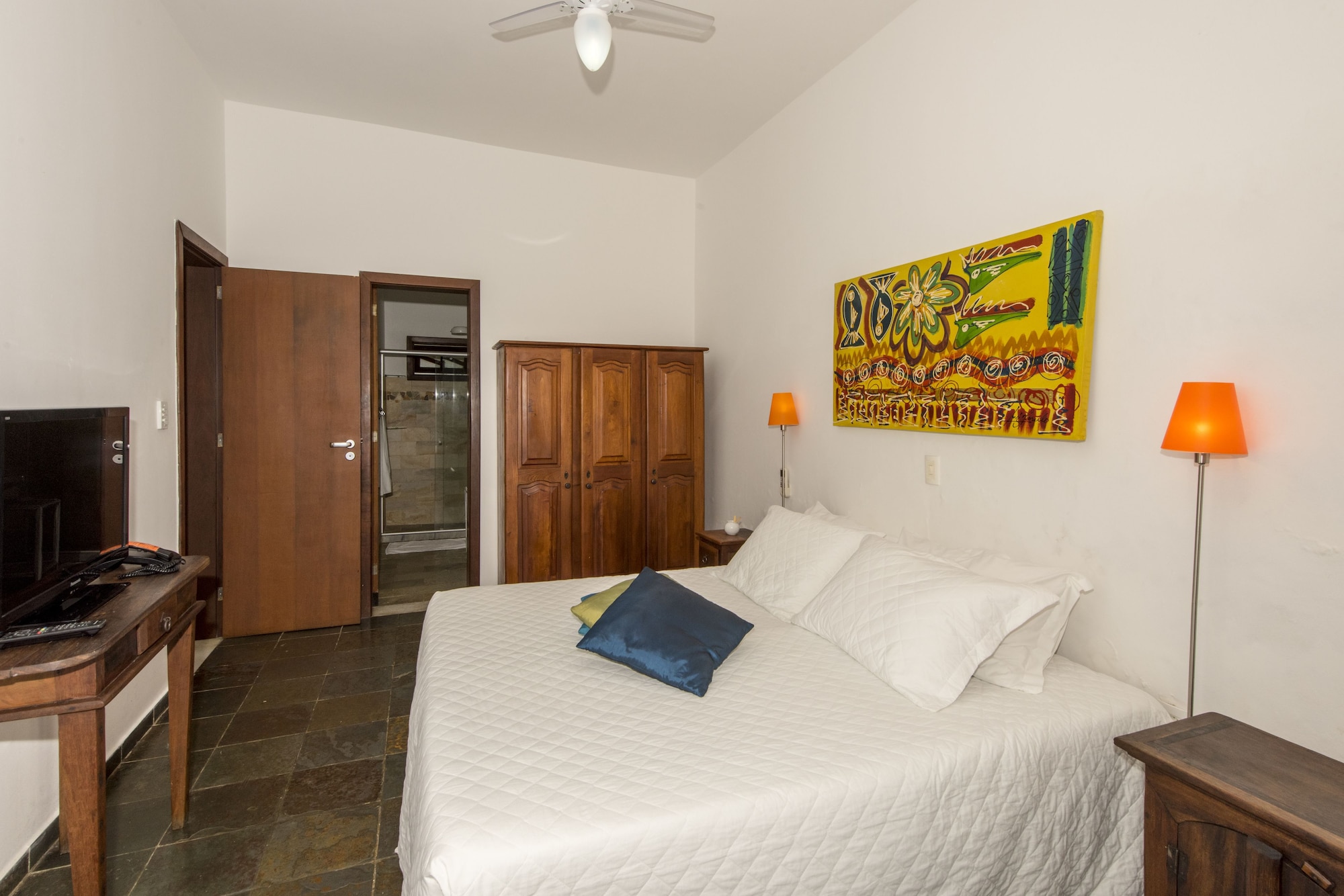 Master, Suite, King Bed, 3 Beds