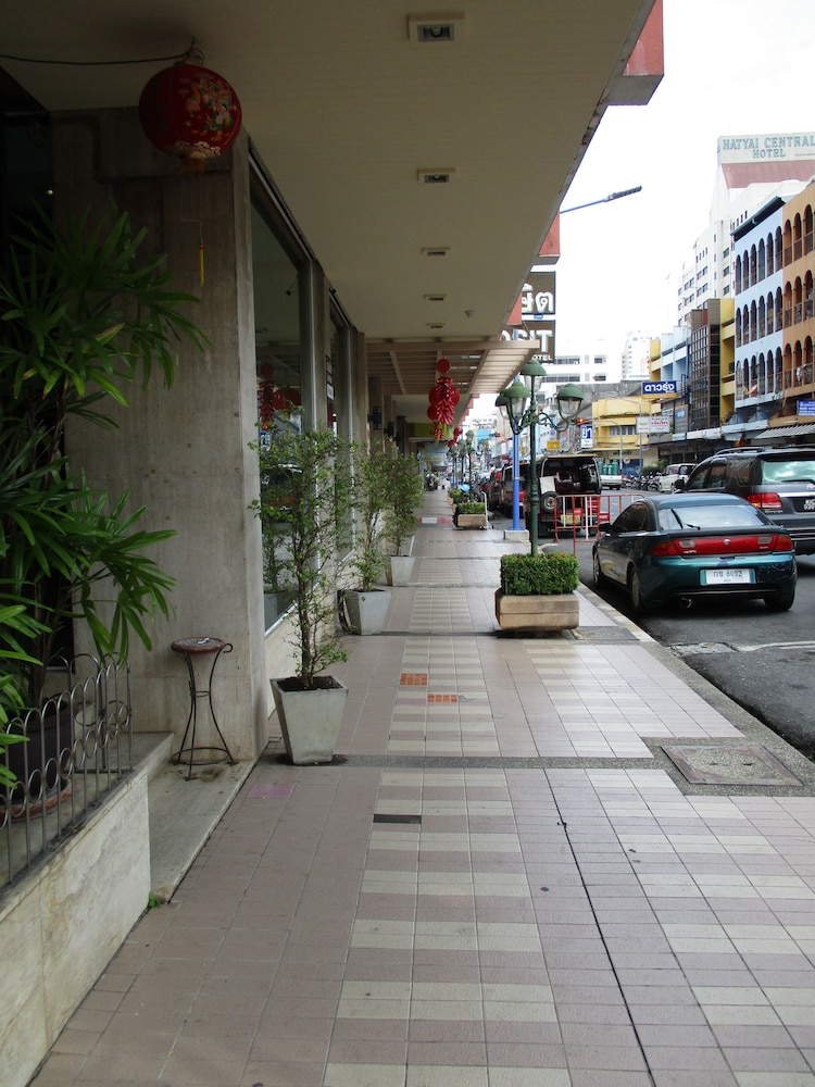 Kosit Hotel Hatyai 59/66