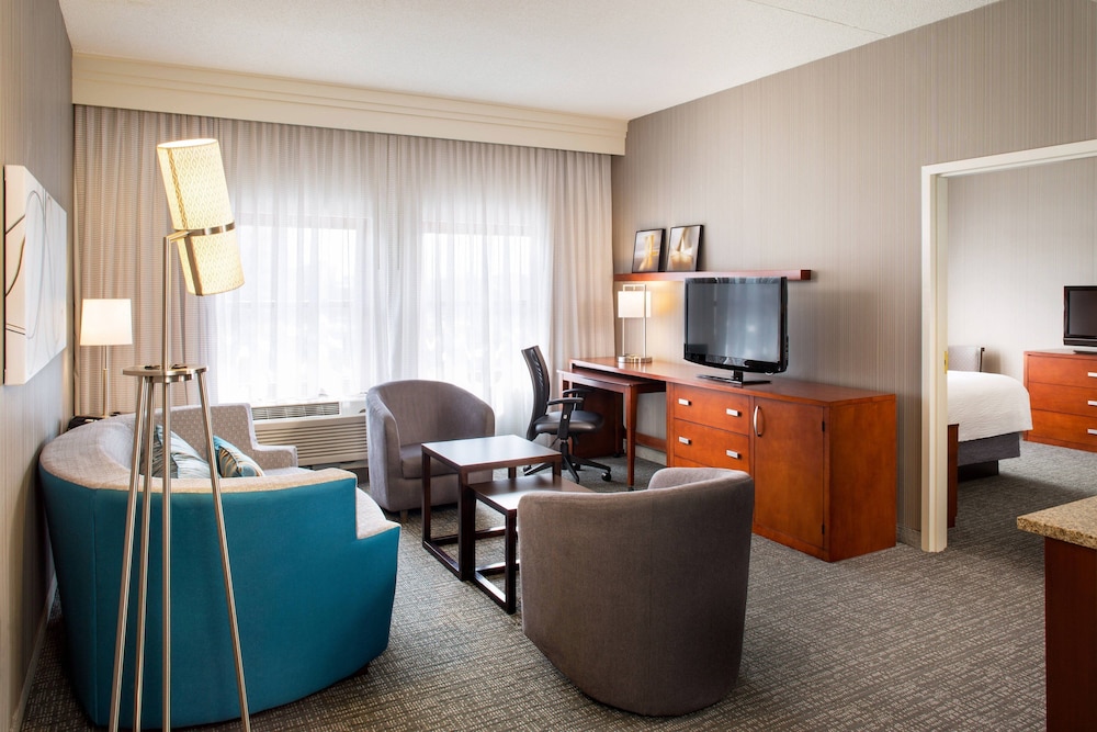 Downtown Providence Courtyard By Marriott 33/64
