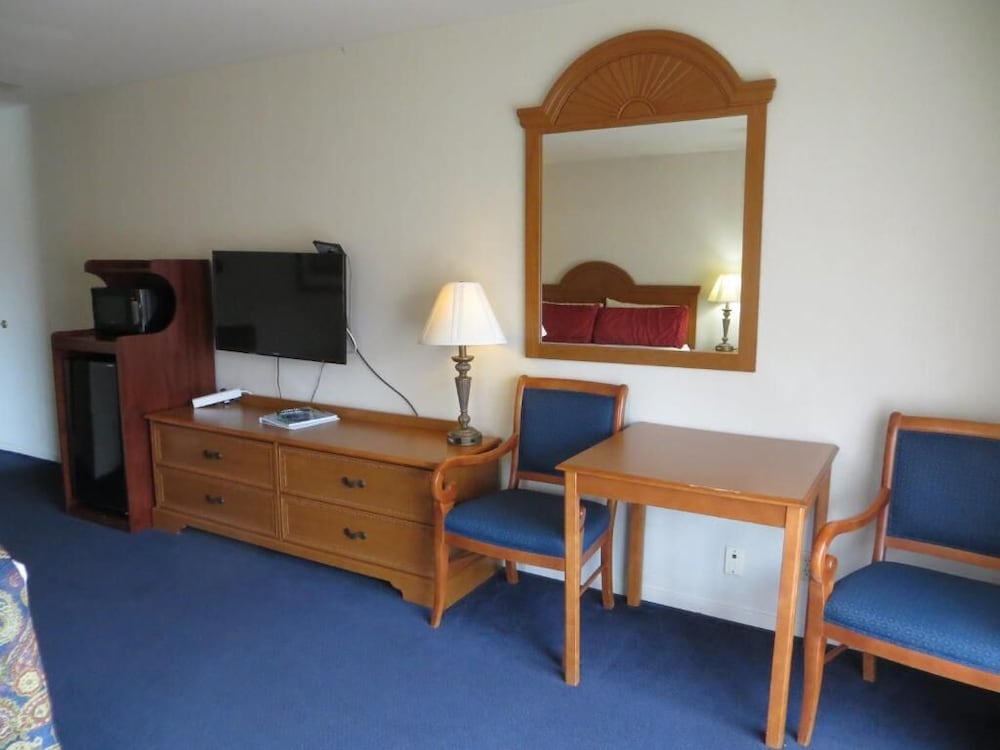 Monarch Resort 39/41