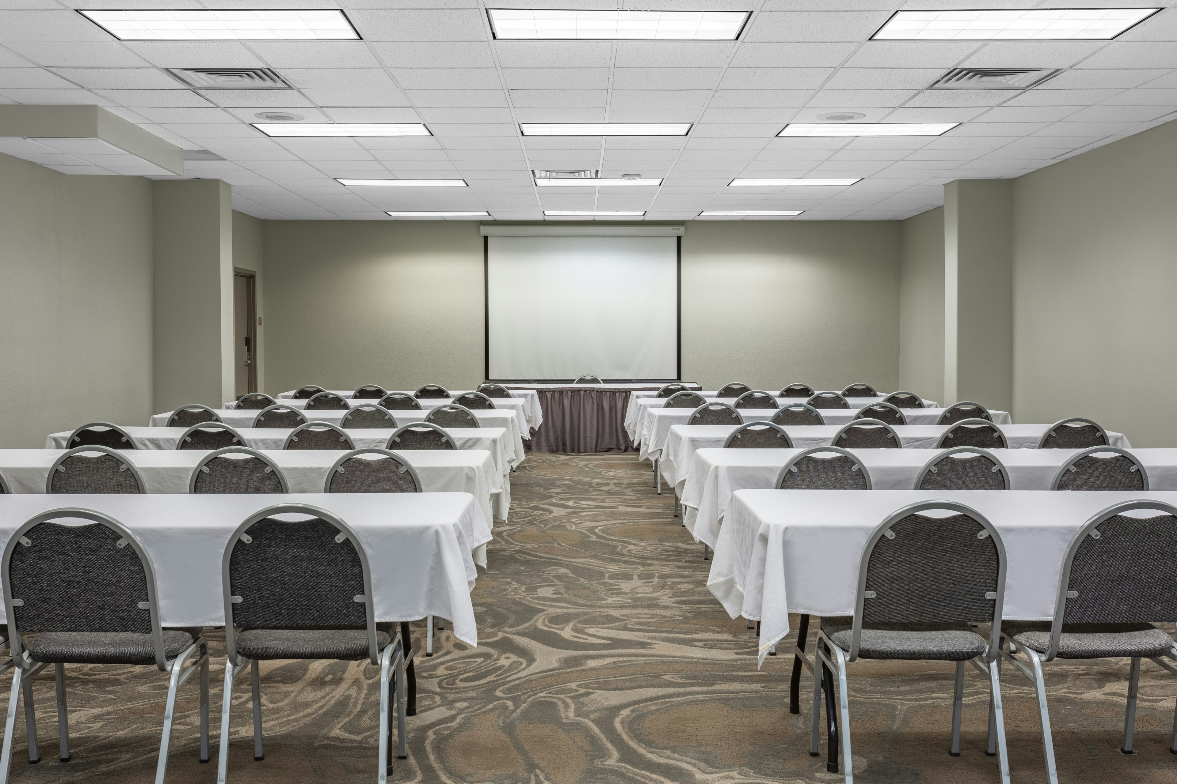 HOLIDAY INN ROCKFORD 33/42