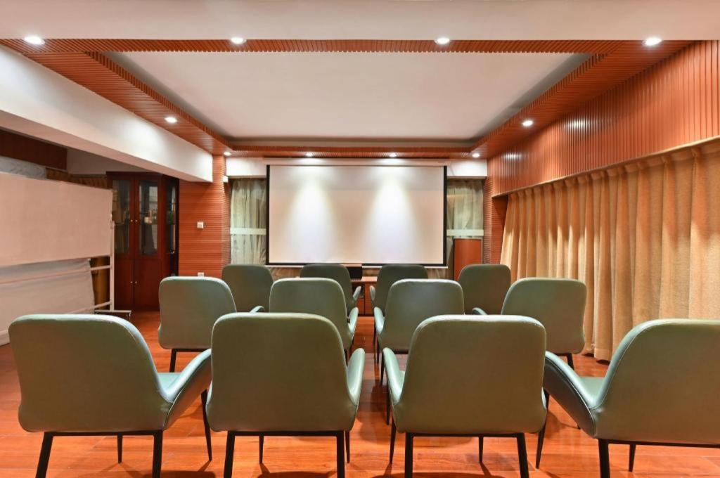 GreenTree Inn Beijing Fengtai District East Avenue Express Hotel 54/62