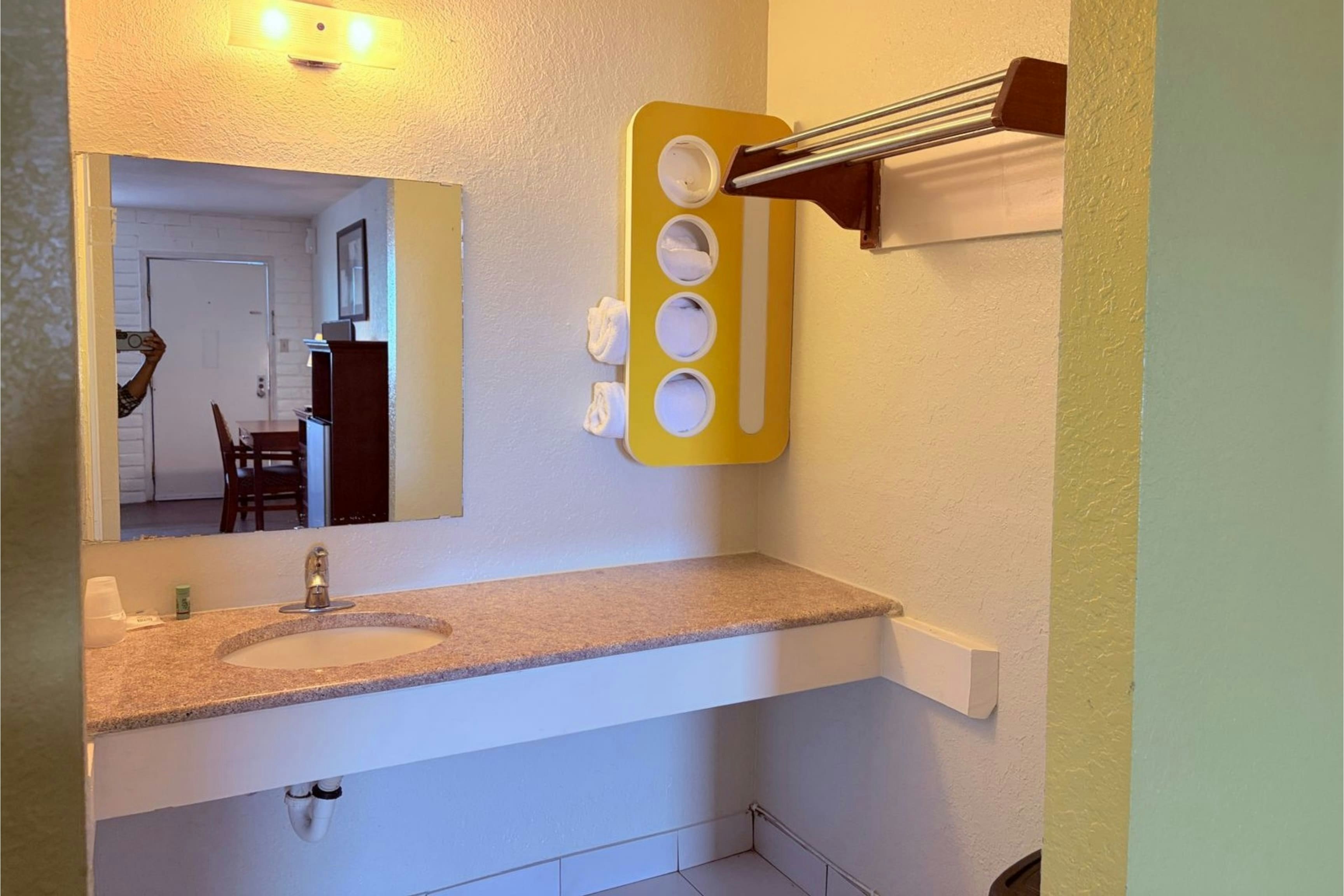 Champions Inn Del Rio Near Lake 39/40