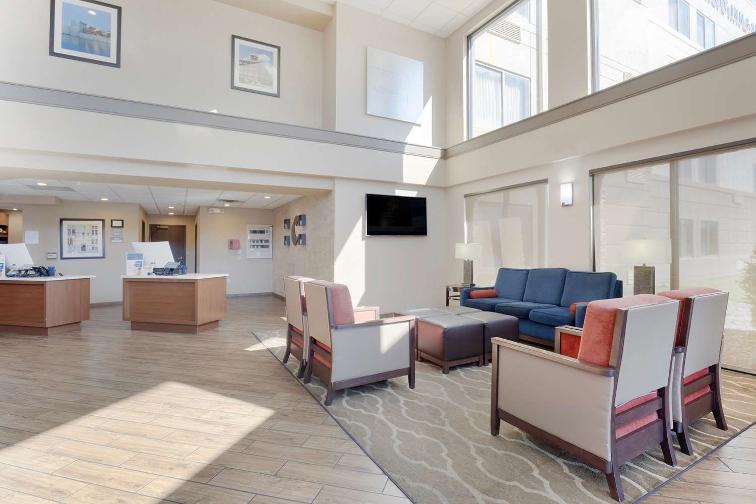 Comfort Inn and Suites Wichita Northeast, KS 19/27