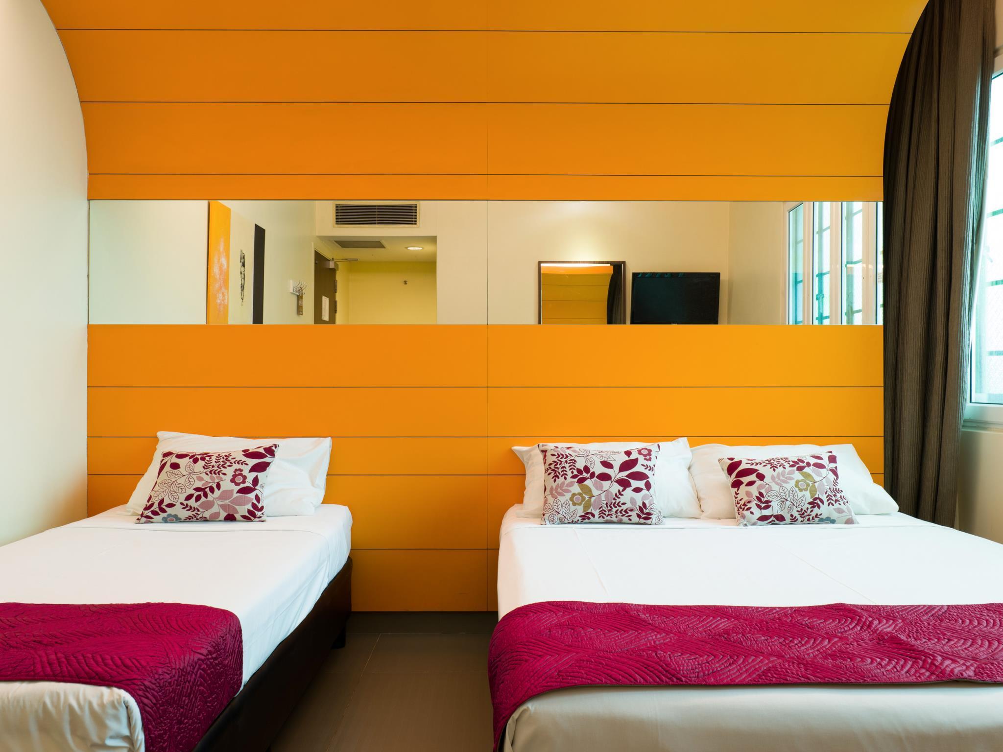 TRIPLE ROOM