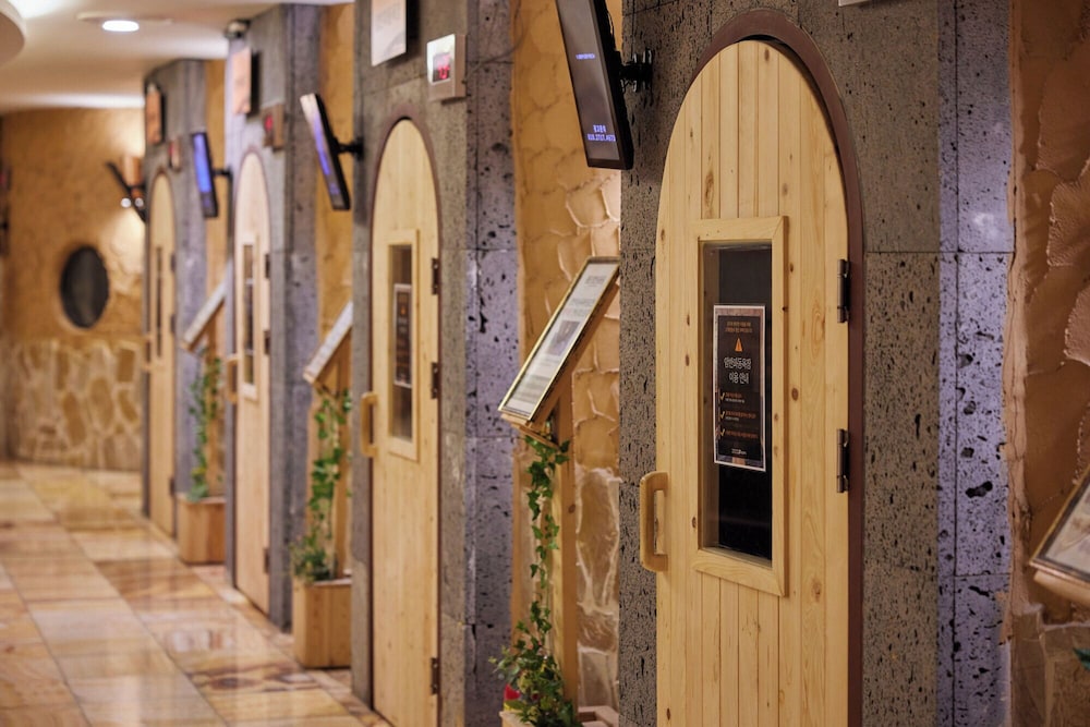 Osaek Greenyard Hotel 25/37