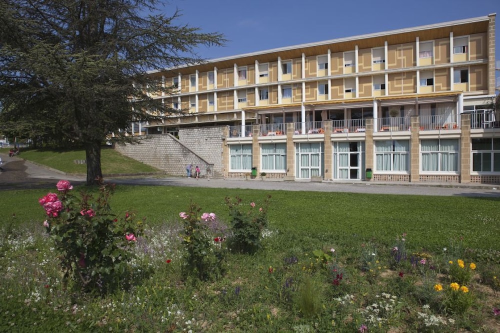 Complexe Hotelier Regain 1/44