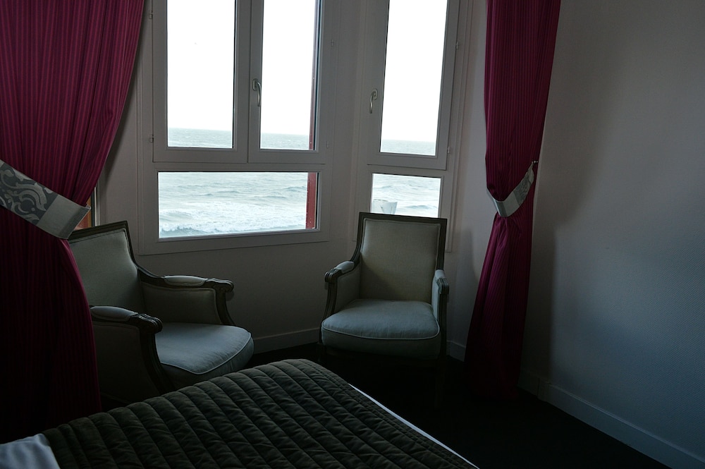 Hotel des Bains 35/42