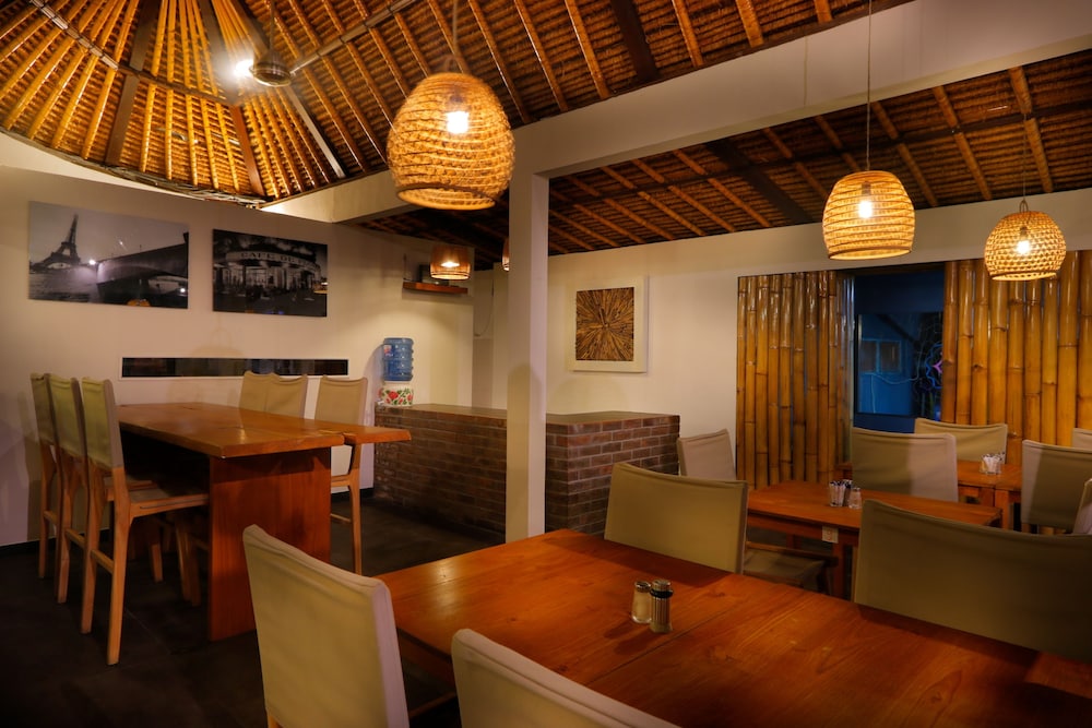 Pearl Hotel And Restaurant 56/69