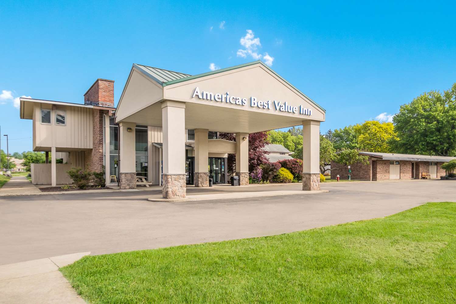 Americas Best Value Inn-Painted Post 1/11