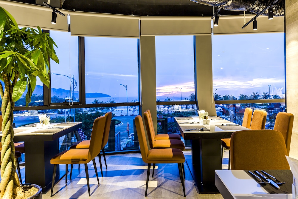 Stella Maris Beach Da Nang 54/72