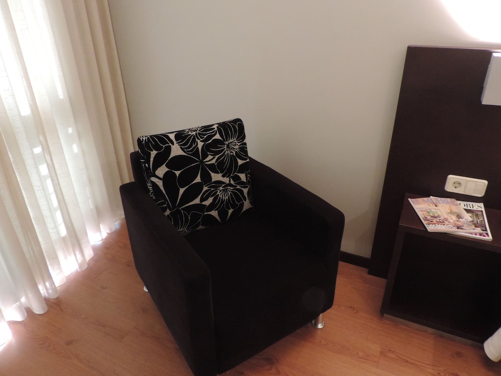 Junquera Hotel 35/40