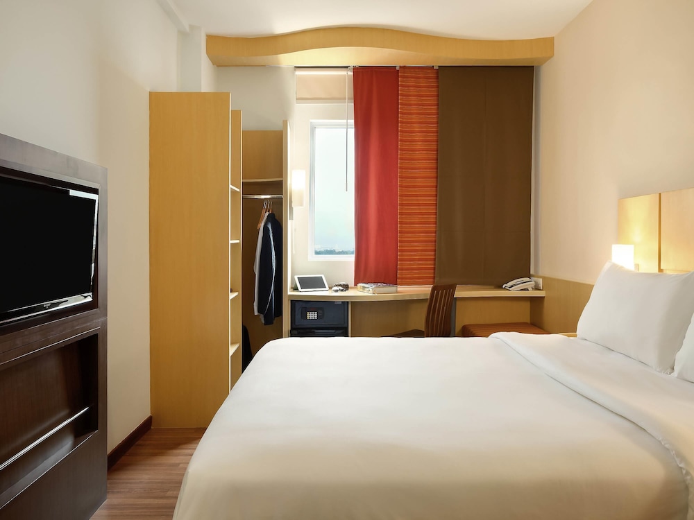 Ibis Bandung Pasteur 22/57