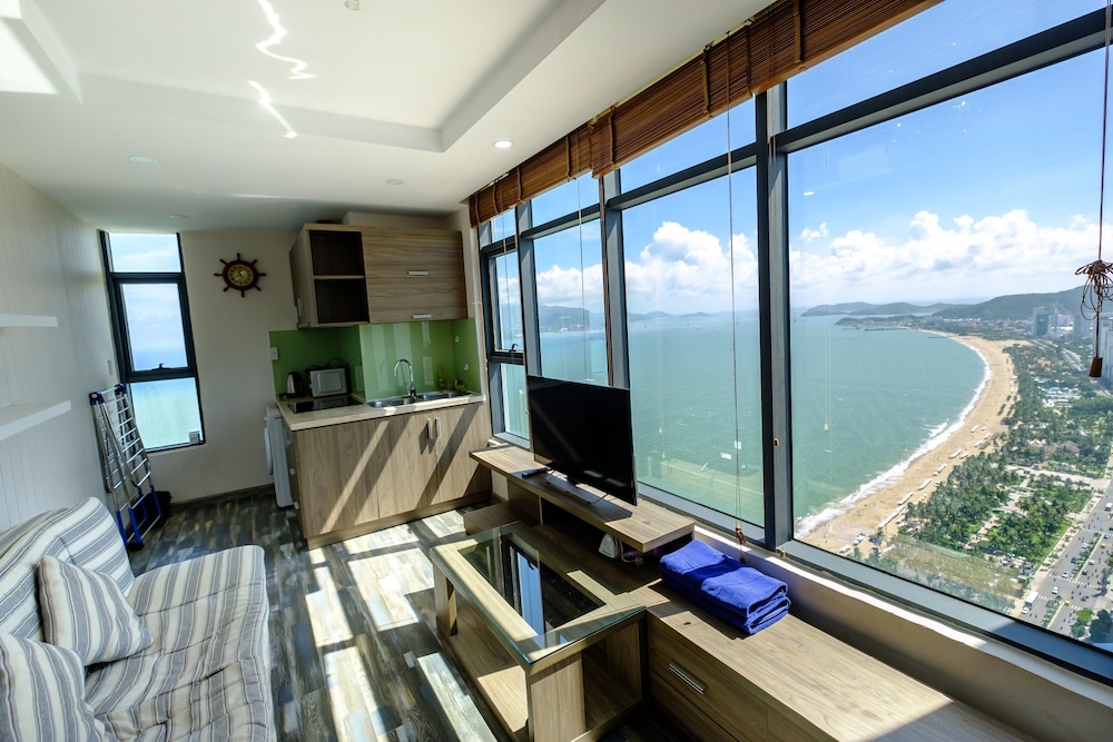 Sunrise Ocean View Apartment 50/77