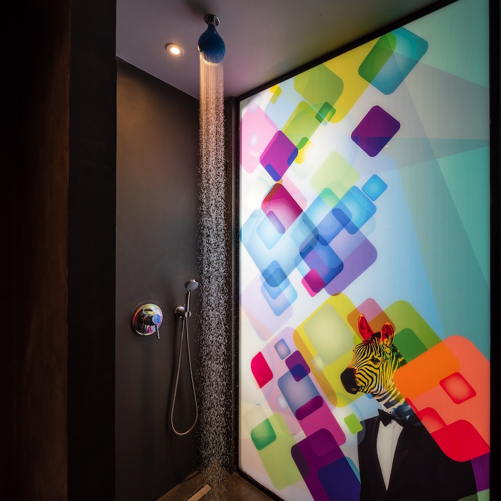 Essence Contemporary Living Hotel 40/50