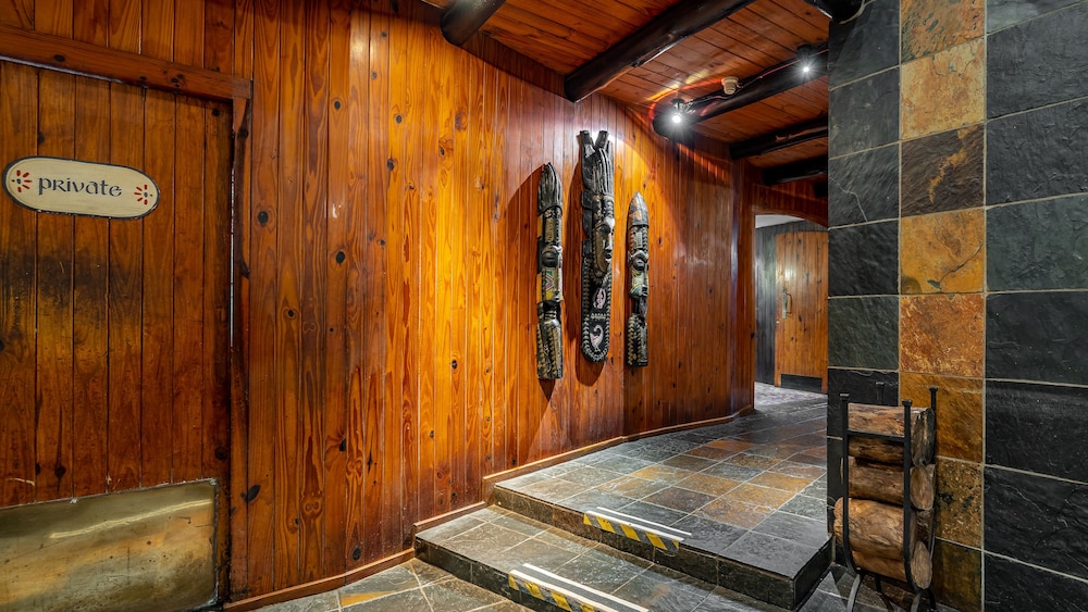 Pine Lake Inn 18/50