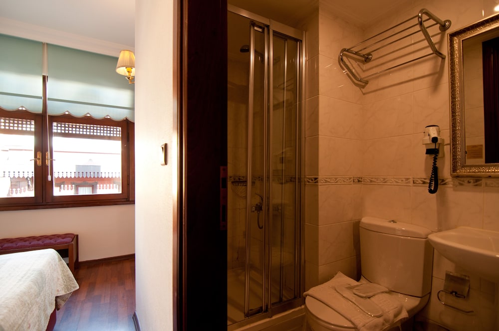 Emine Sultan Hotel 33/59