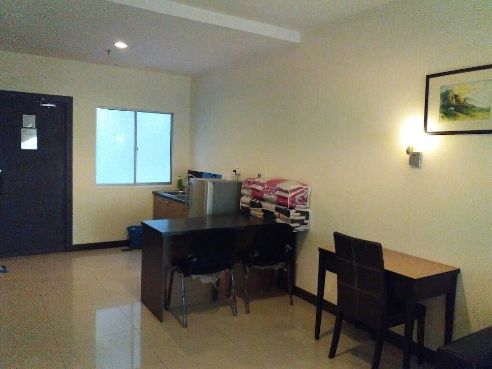 Kingston Hotel 15 @ Tower Regency 28/44