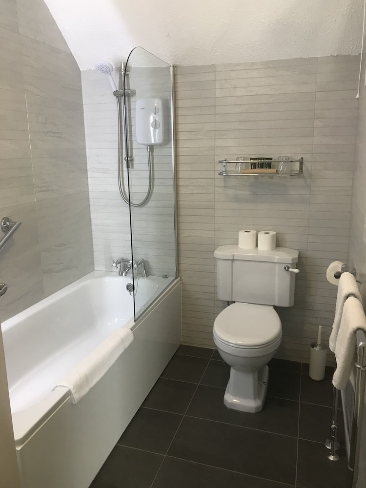 Highcliffe Hotel 42/48