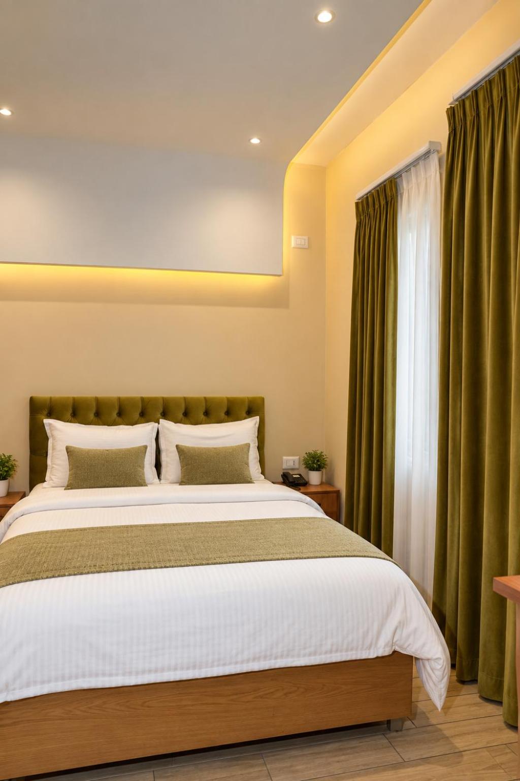 Deluxe Queen Room