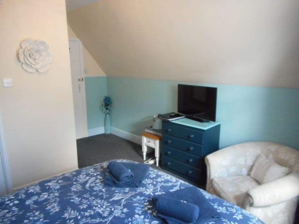 George Hotel B B 39/46
