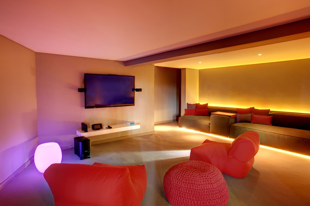 The Address Boutique Hotel 63/73
