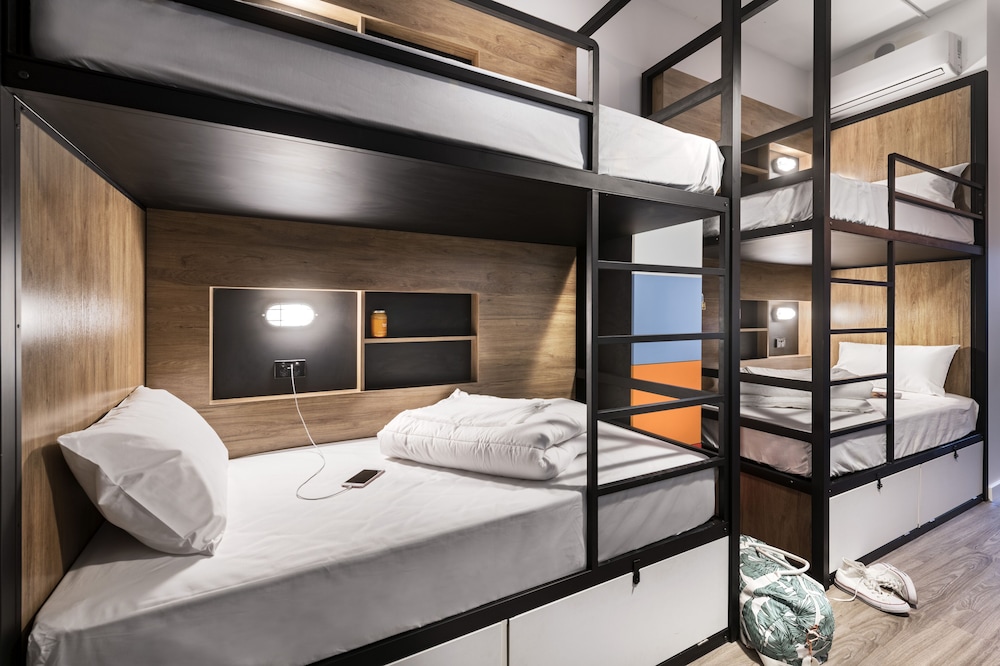 Hostel G 11/40