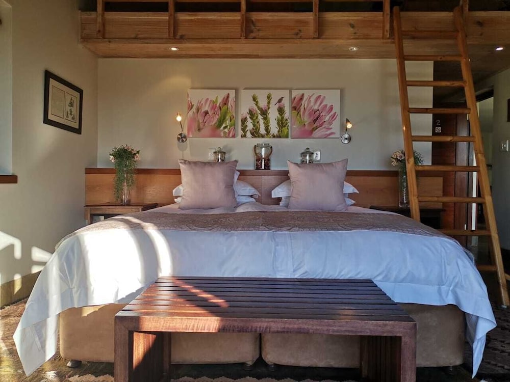 Paradise Cove Country House 6/47
