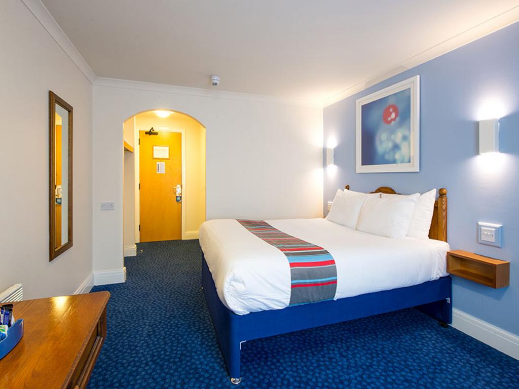 Travelodge Perth Central 5/9