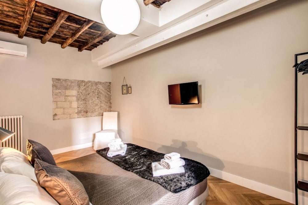 Trevi Fountain Superior 3 bdr apartment 15/49