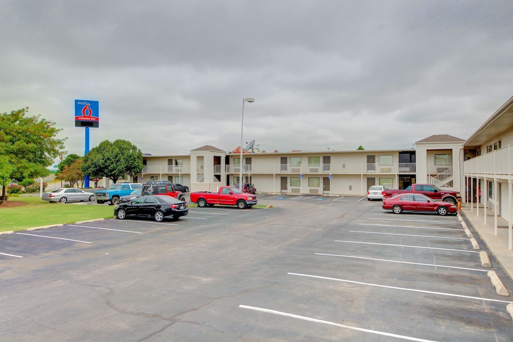 Studio6 Midwest City, OK - Oklahoma City 18/24