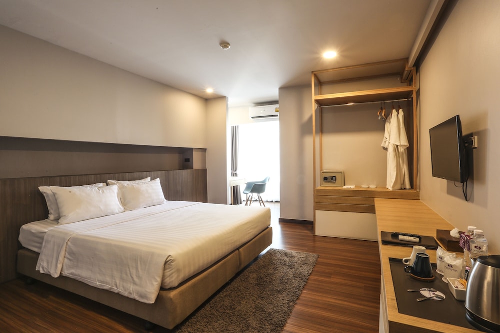 TK. Palace Hotel & Convention Bangkok 80/160