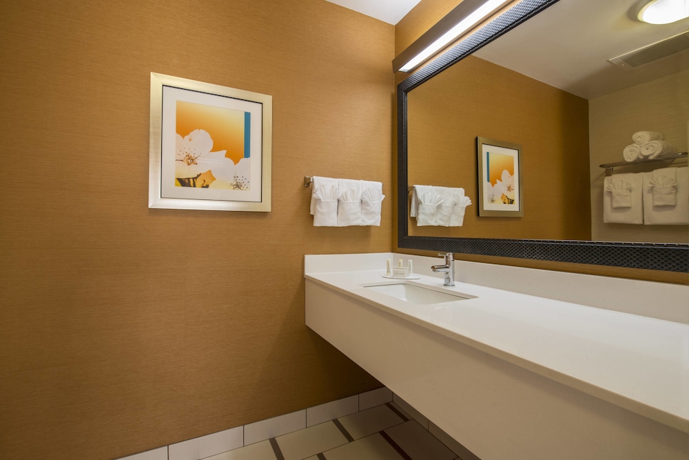 Fairfield Inn And Suites By Marriott Greenwood 19/47