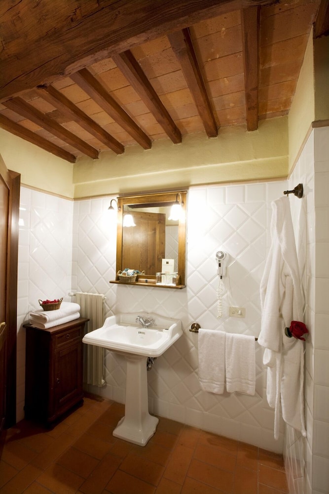 Monsignor Della Casa Country Resort 22/70