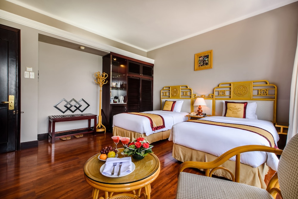 Huong Giang Hotel 30/77