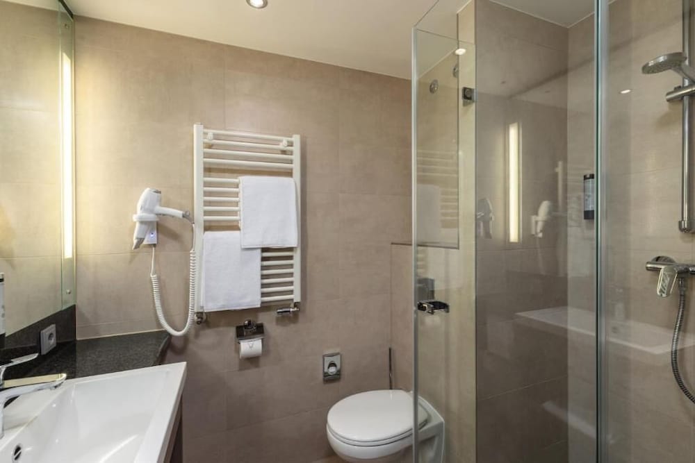 Intercityhotel Dresden 58/59