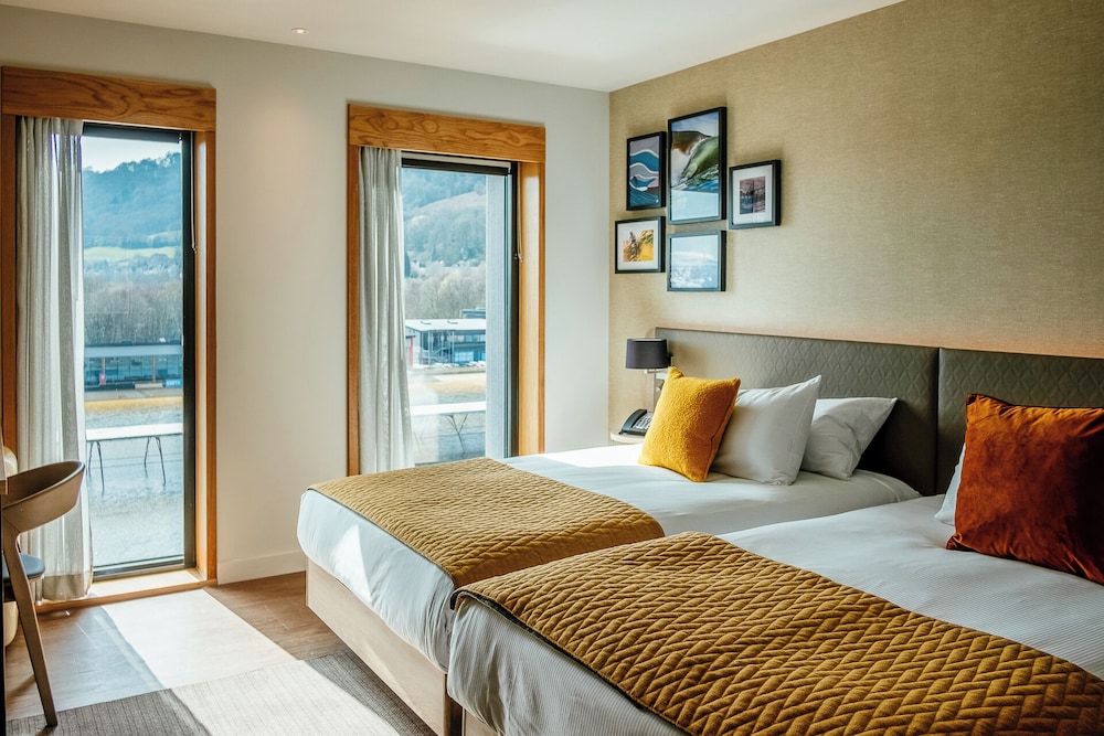 Room, Twin Beds, Valley View