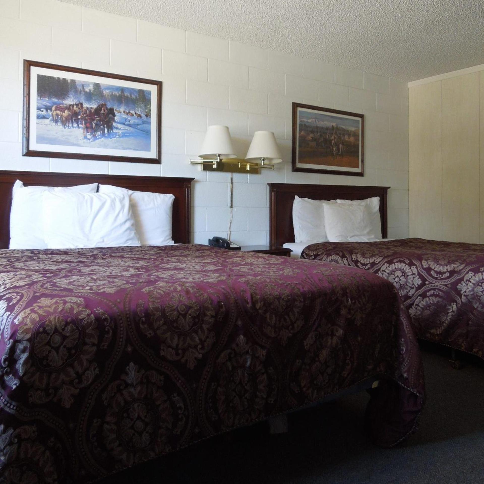 The Pines Motel 15/26