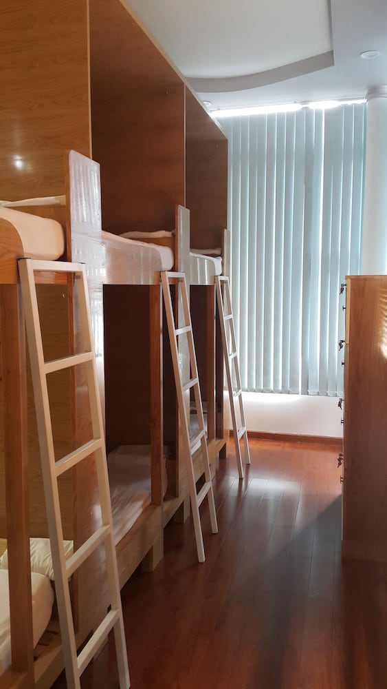 Tomorrow Hostel 16/40