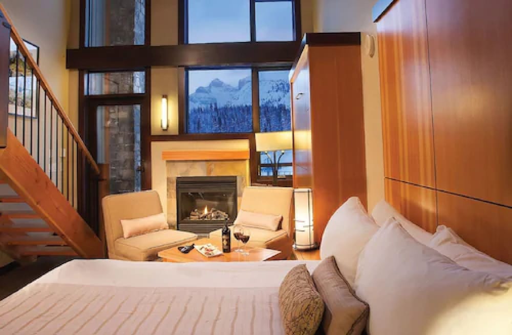 Sunshine Mountain Lodge - Superior Room 21/61