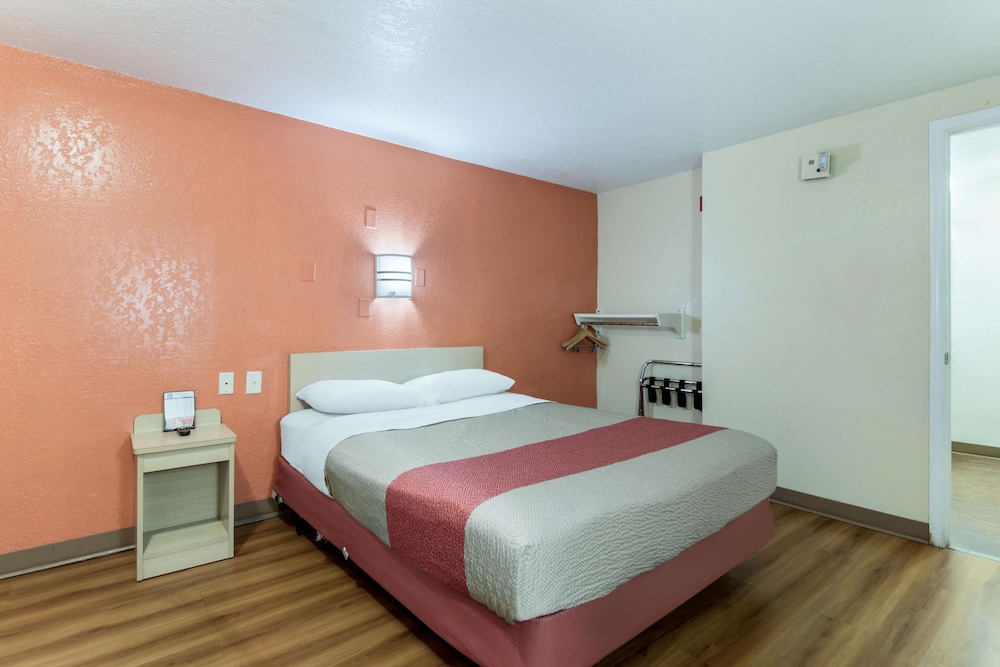 Motel6 Newport News, VA 21/38