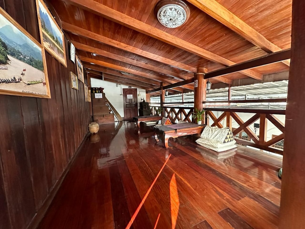 Rattana Guesthouse 12/18