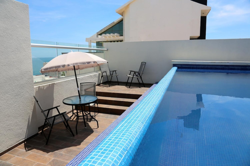 EMS Hoteles Real De Boca 2/25