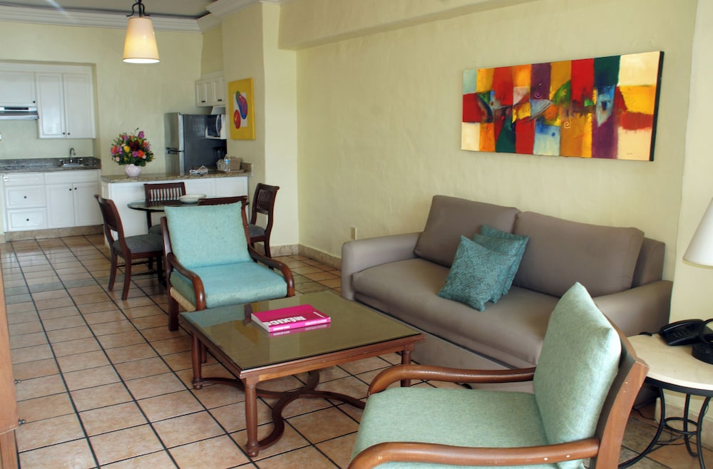 Royal Villas Resort Hotel 40/65